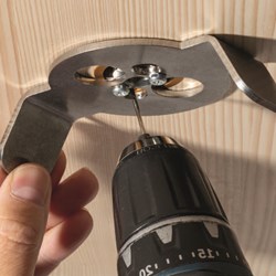 Installationshilfe für Holz-Einbauring 28 